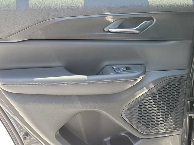 Used 2024 Jeep Grand Cherokee Altitude RWD image 9