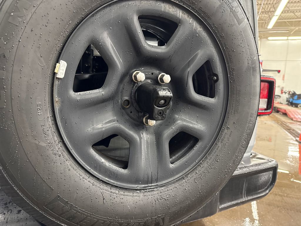 Used 2022 Jeep Wrangler Unlimited Sport image 15