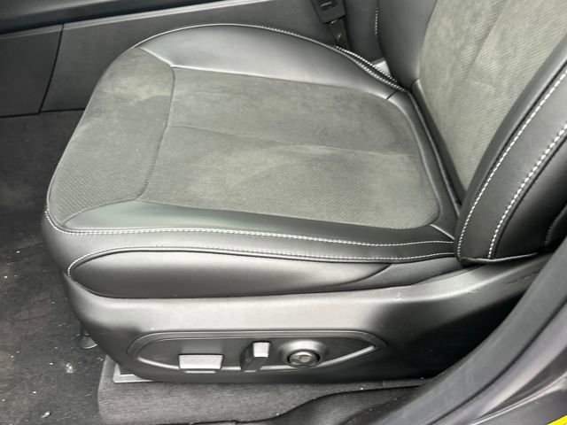 New 2026 Jeep Grand Cherokee Laredo image 9