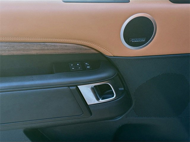 Used 2019 Land Rover Discovery HSE Luxury image 18