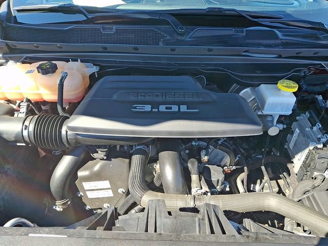 Used 2022 RAM 1500 Limited w/ Body Color Bumper Group image 27