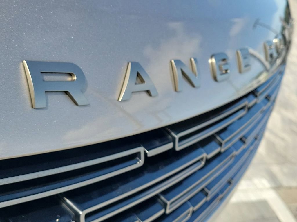 Certified 2023 Land Rover Range Rover SE AWD/4WD image 9