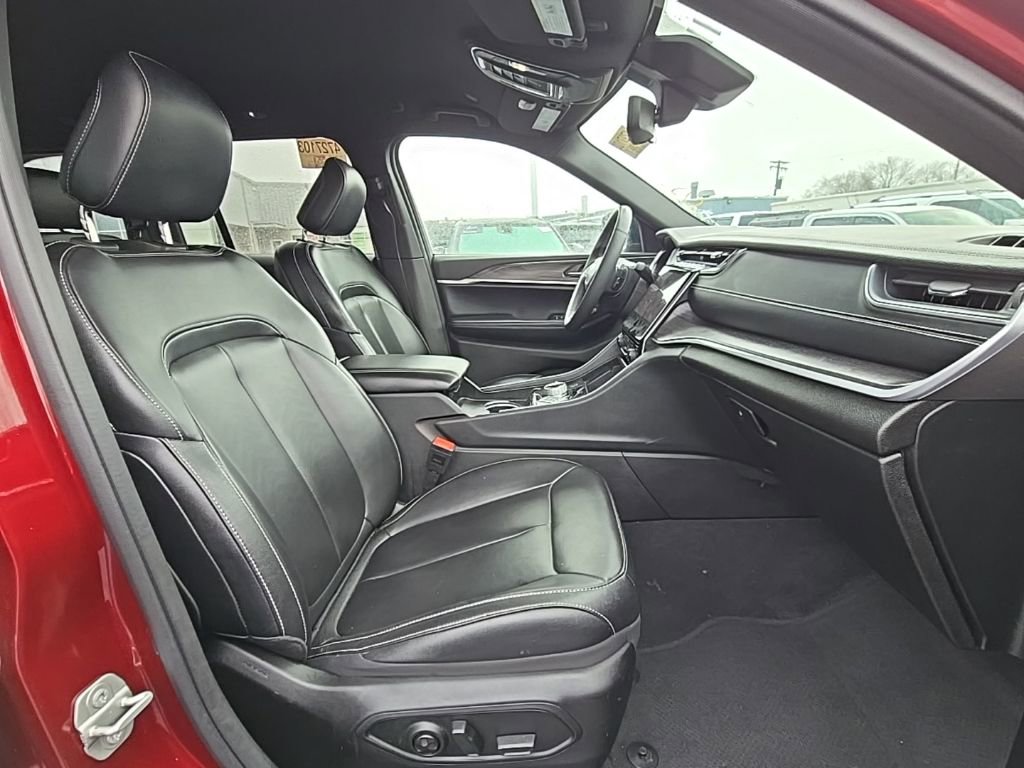 Used 2024 Jeep Grand Cherokee Limited AWD/4WD image 51