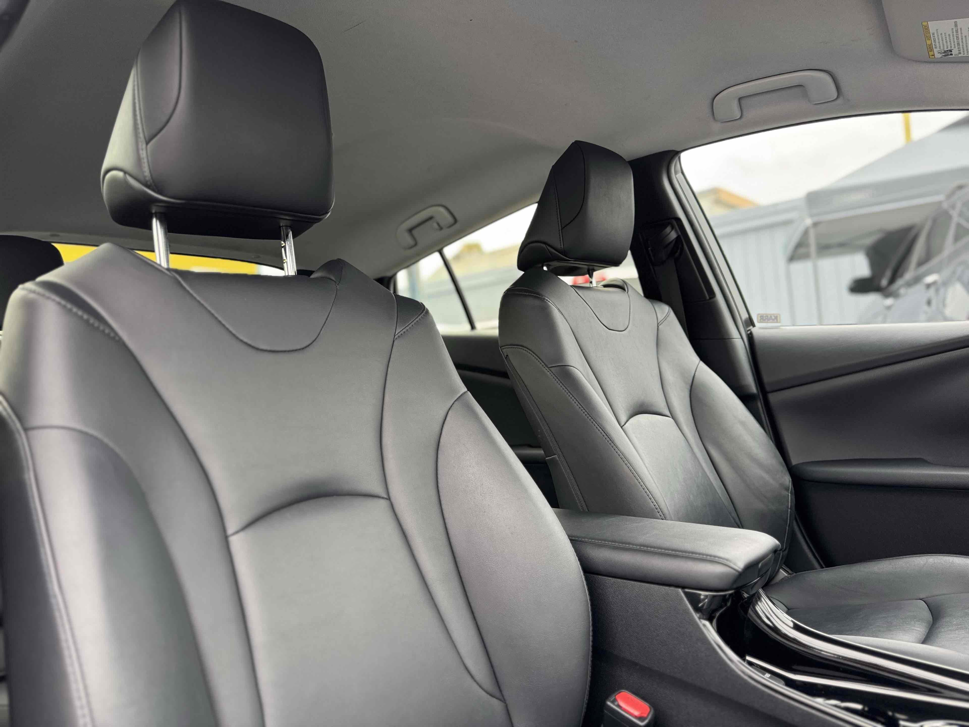 Used 2017 Toyota Prius Prime Premium w/ Carpet Mat Package image 18