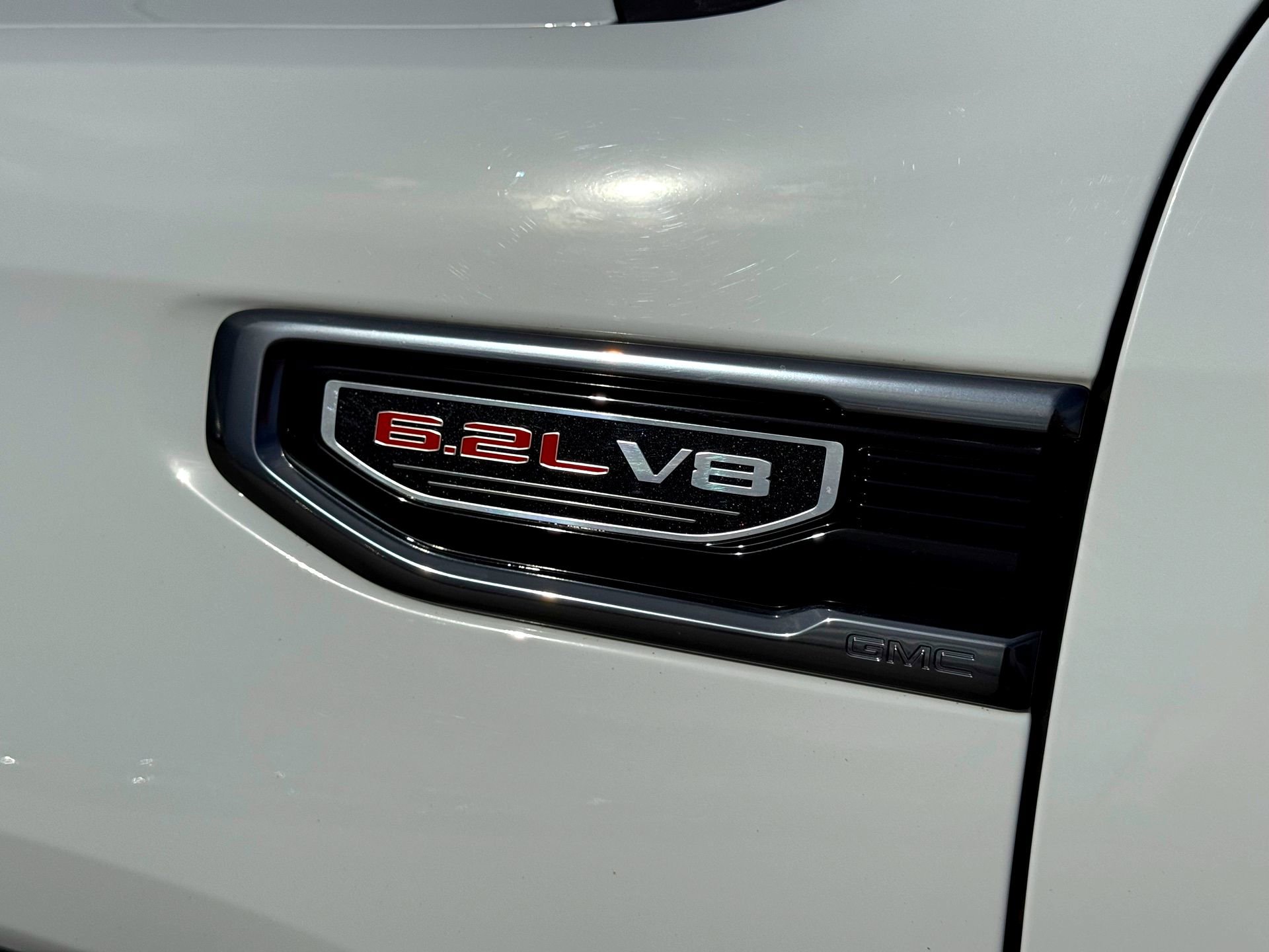 Used 2025 GMC Sierra 1500 AT4 image 3