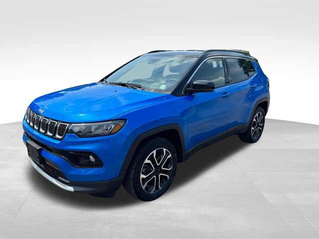 Used 2023 Jeep Compass Limited AWD/4WD image 2