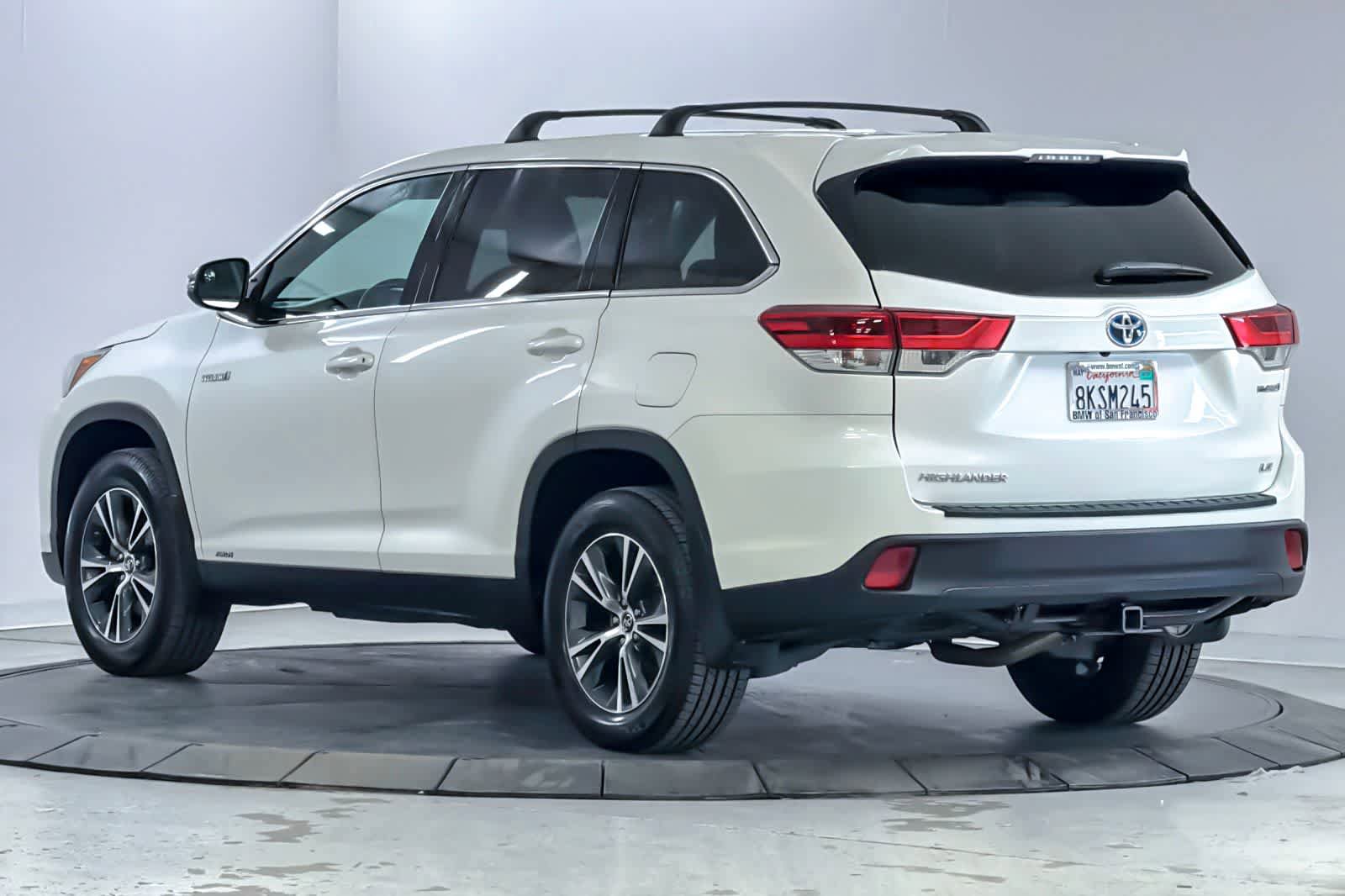 Used 2019 Toyota Highlander LE AWD/4WD image 6