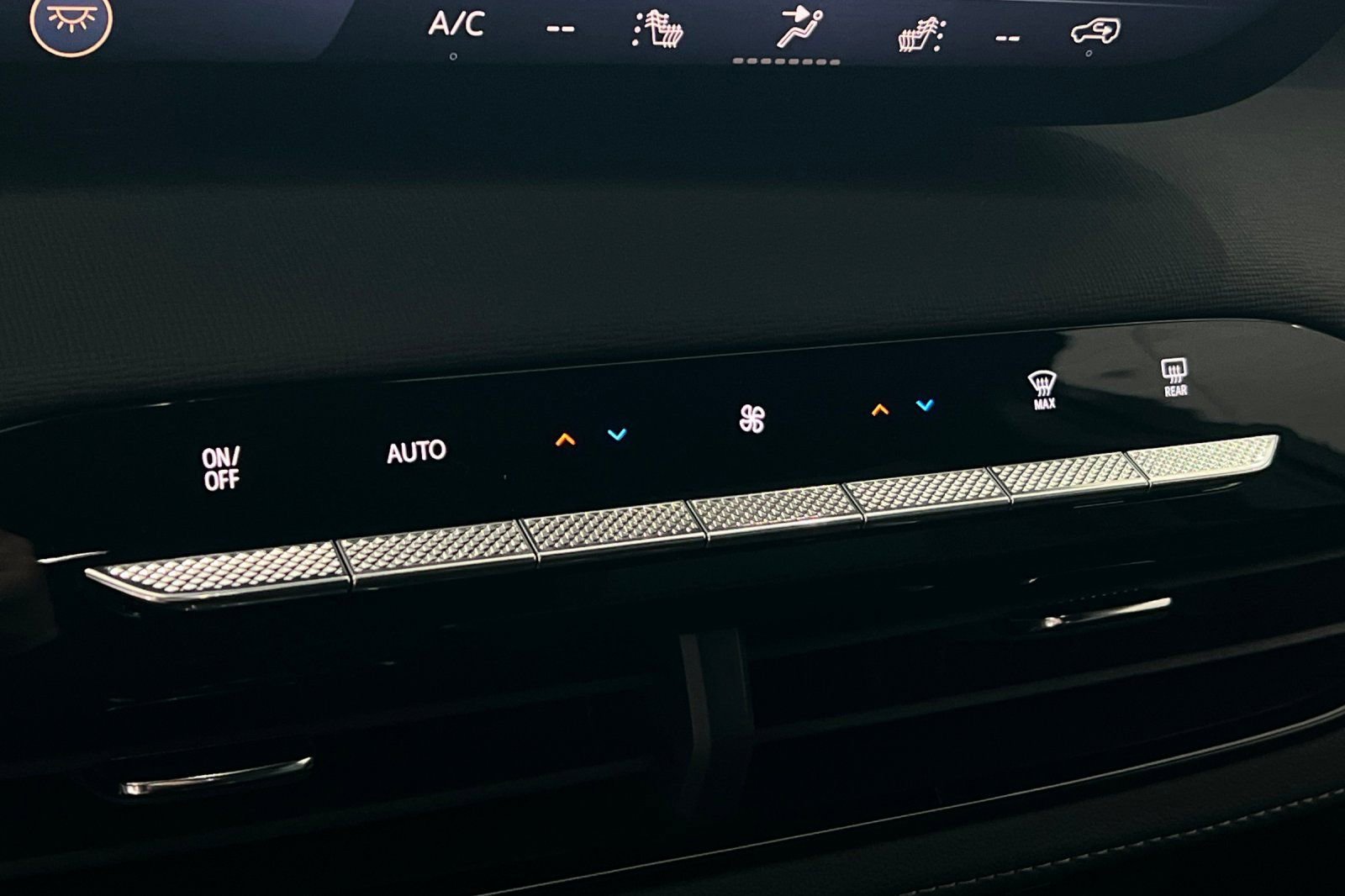New 2026 Buick Enclave Preferred image 18
