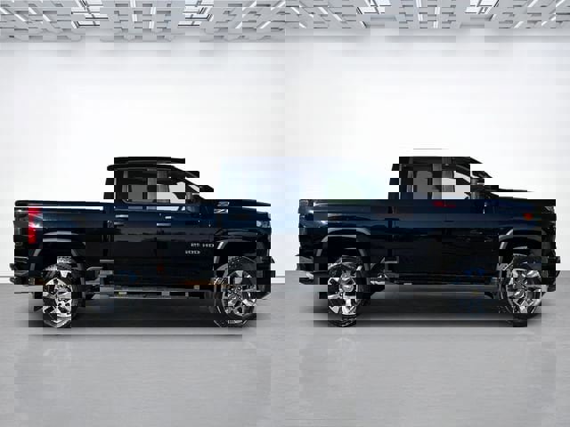 Used 2024 Chevrolet Silverado 2500 Custom w/ Custom Convenience Package image 3