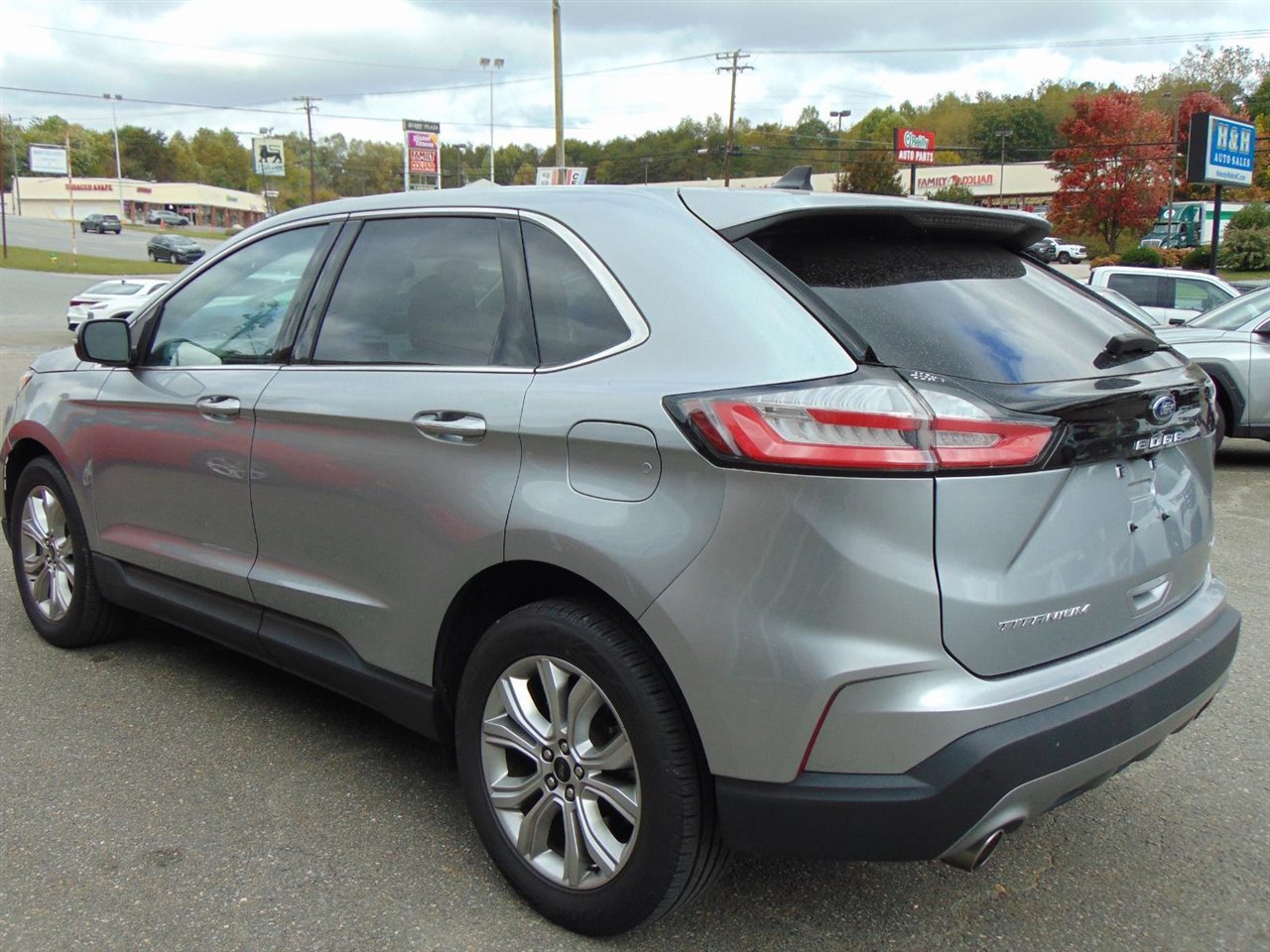 Used 2024 Ford Edge Titanium image 7