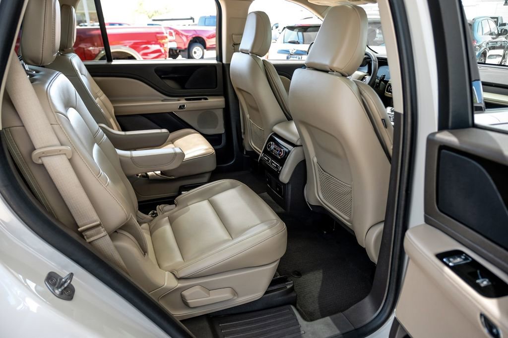 Used 2023 Lincoln Aviator AWD w/ Premium Package image 35