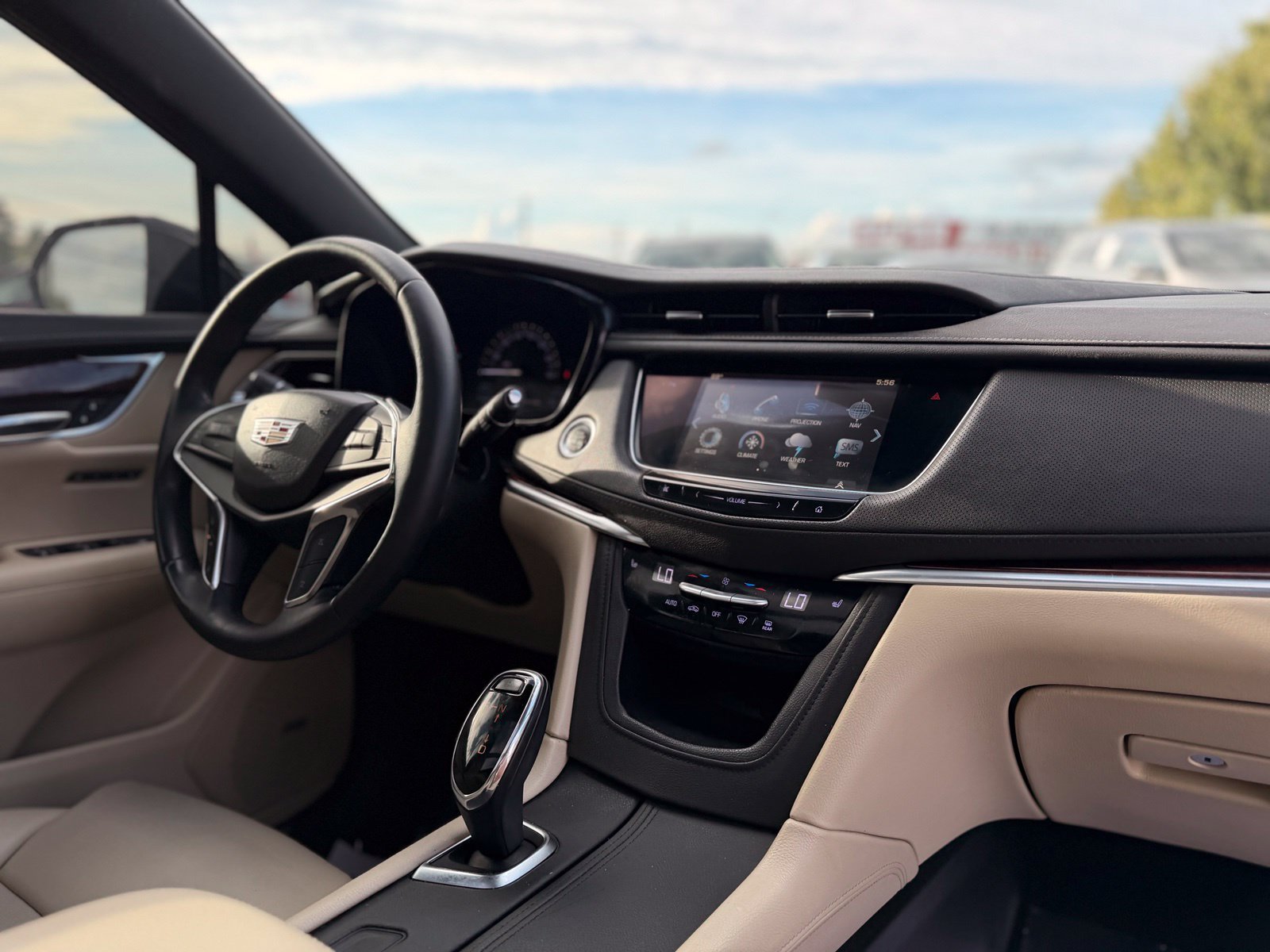 Used 2018 Cadillac XT5 Luxury w/ Driver Awareness Package FWD image 37