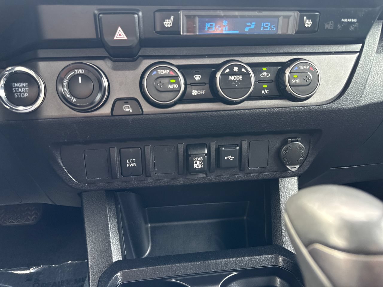 Used 2021 Toyota Tacoma TRD Sport AWD/4WD image 22