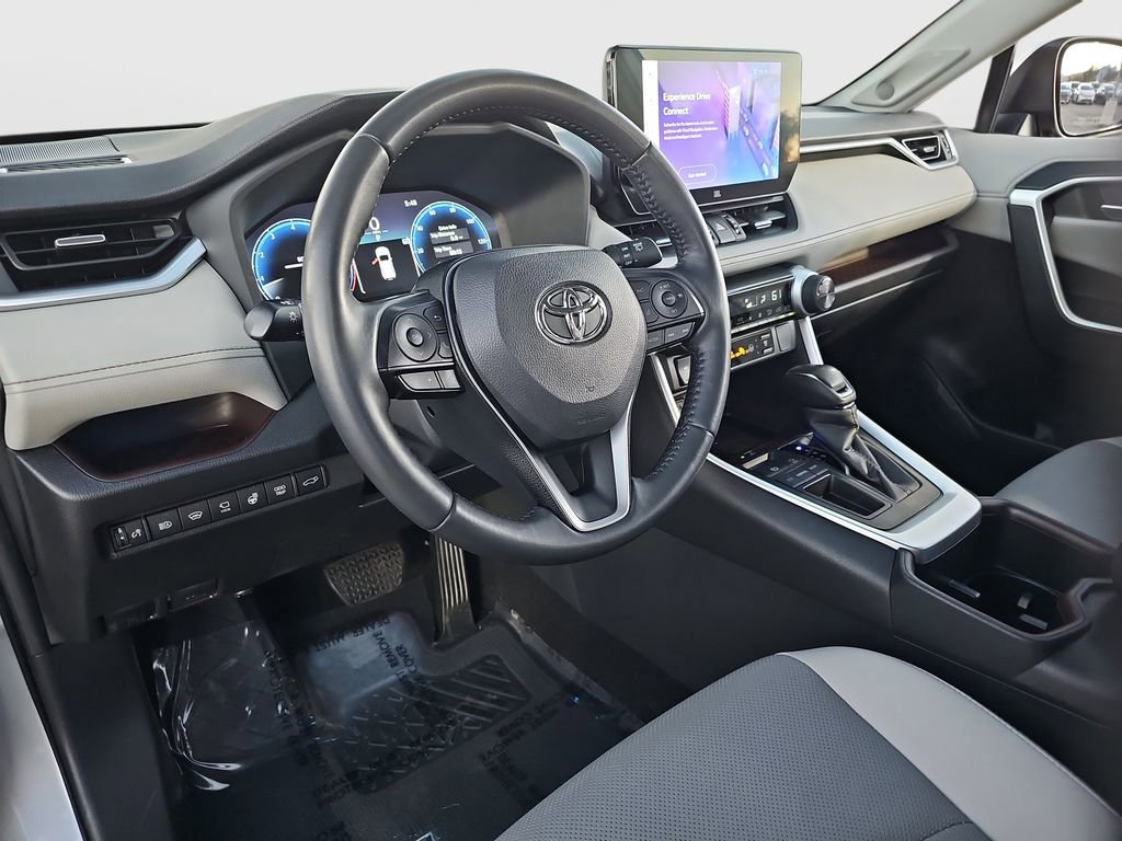 Used 2023 Toyota RAV4 Limited image 9