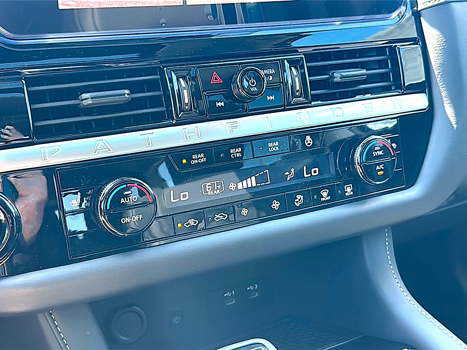 New 2026 Nissan Pathfinder SL w/ SL Premium Package FWD image 25