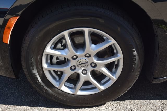 Used 2024 Chrysler Pacifica Touring-L FWD image 47
