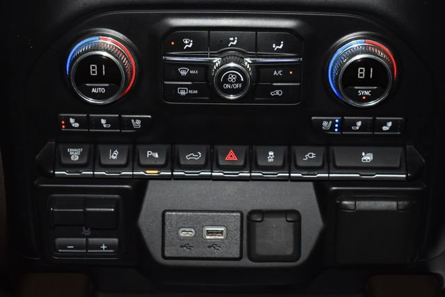 Used 2023 GMC Sierra 3500 Denali w/ Denali Ultimate Package AWD/4WD image 21