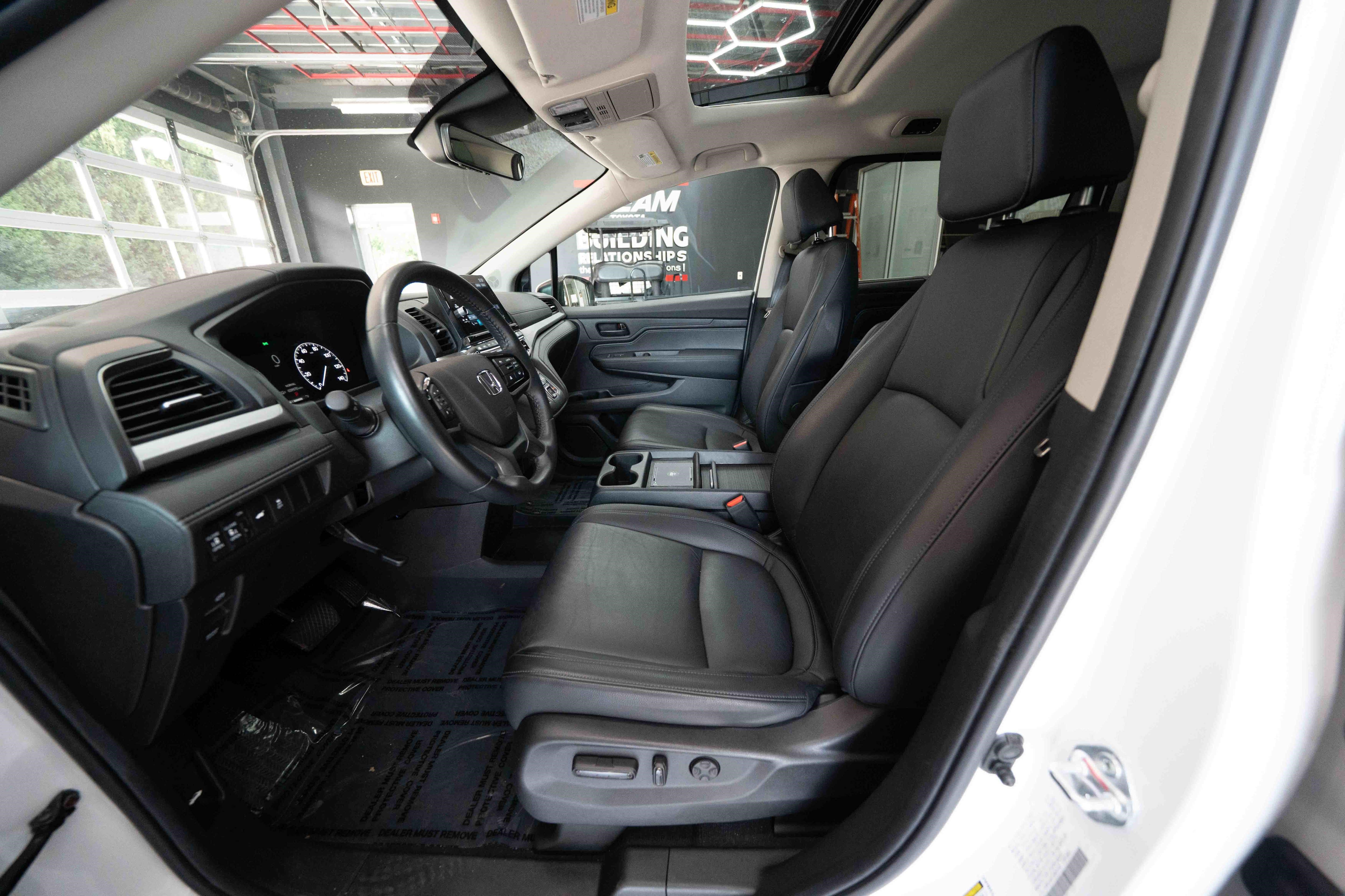 Used 2025 Honda Odyssey EX-L image 9