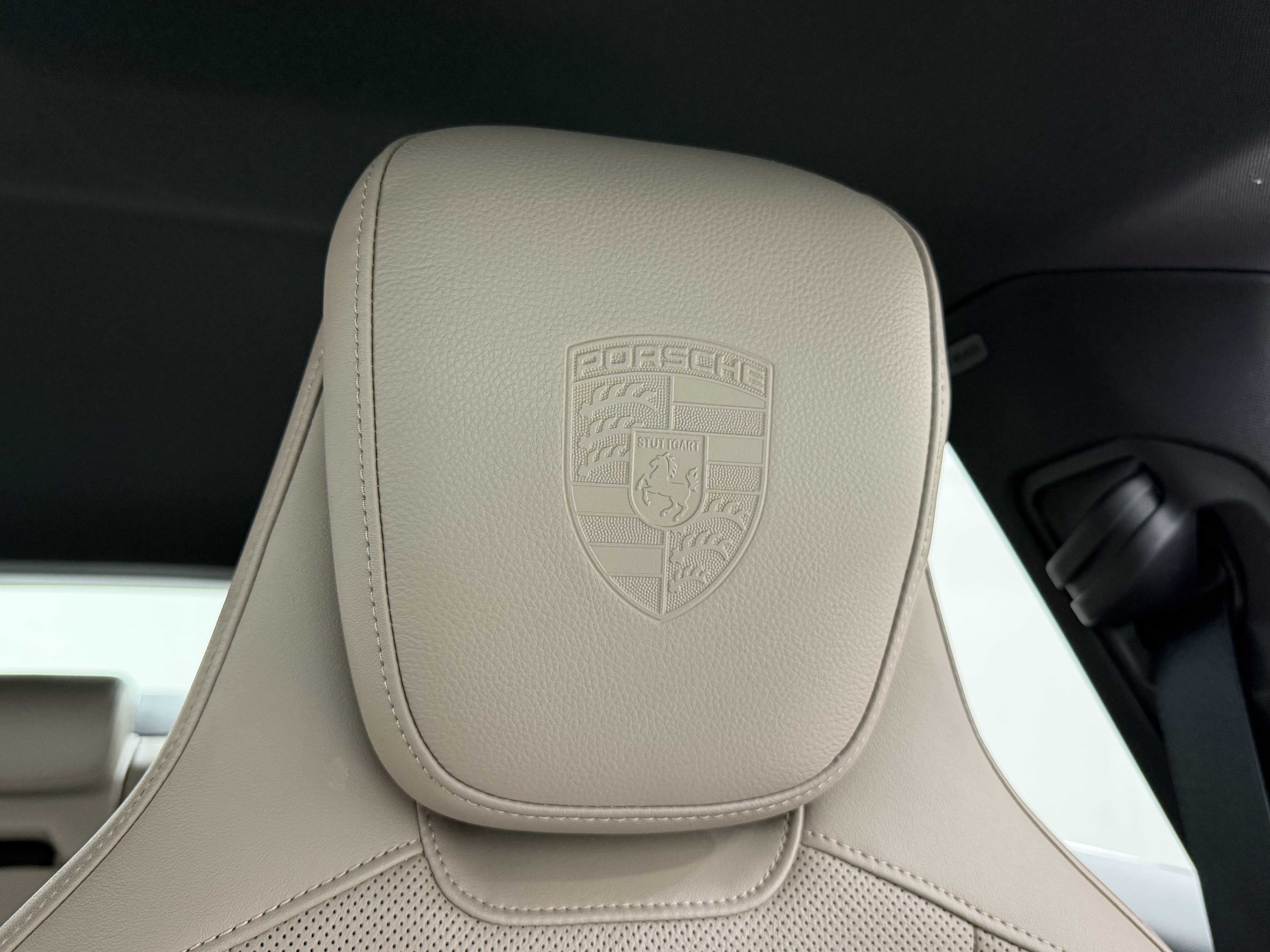 Certified 2022 Porsche Taycan 4S AWD/4WD image 34