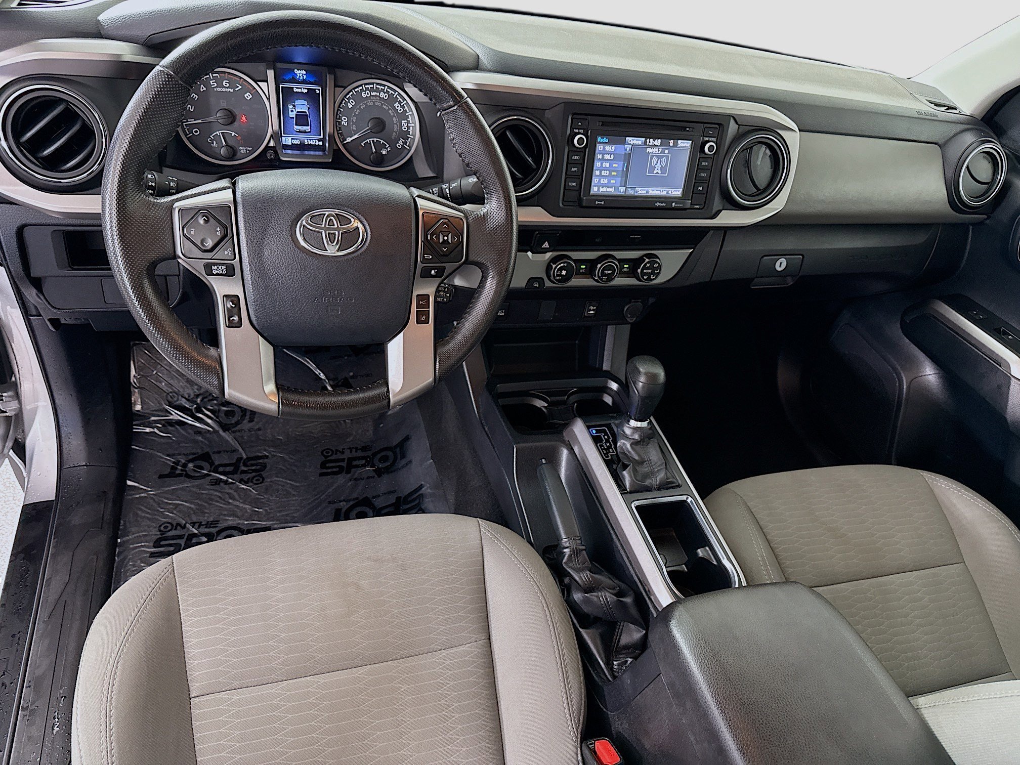 Used 2018 Toyota Tacoma SR5 w/ SR5 Appearance Package (SM) image 17