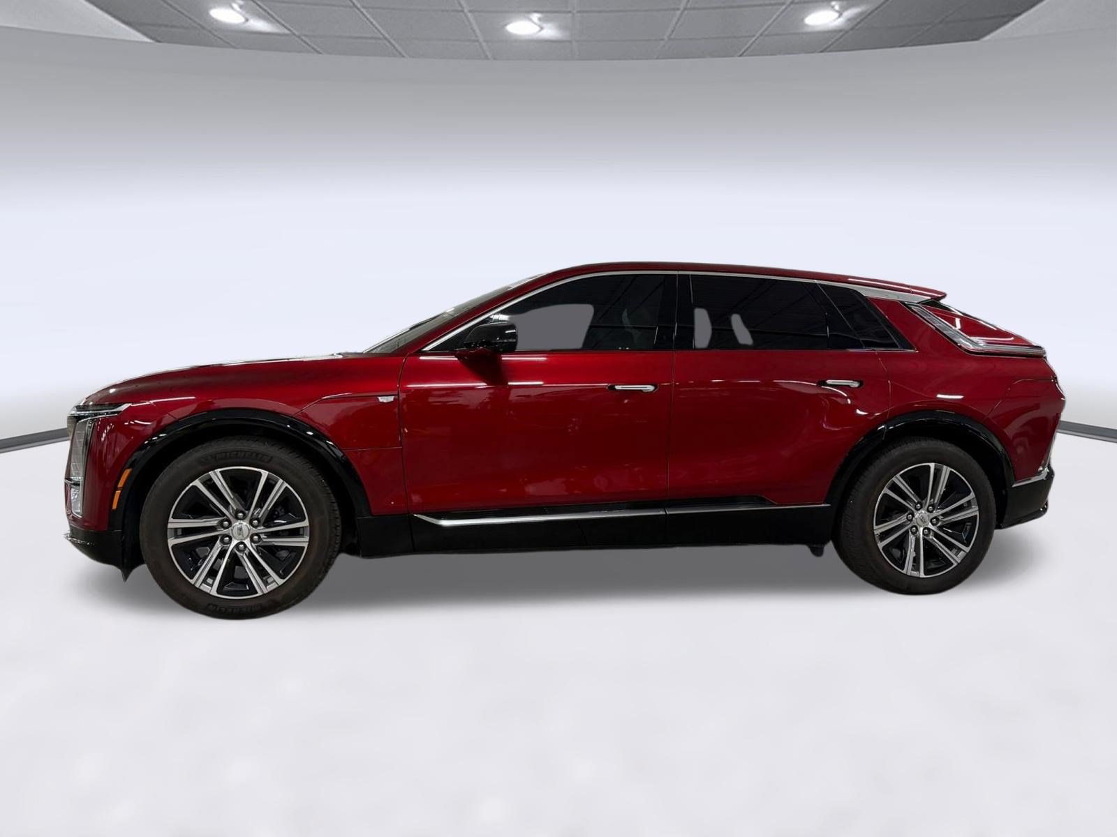 Certified 2024 Cadillac Lyriq Luxury RWD image 2