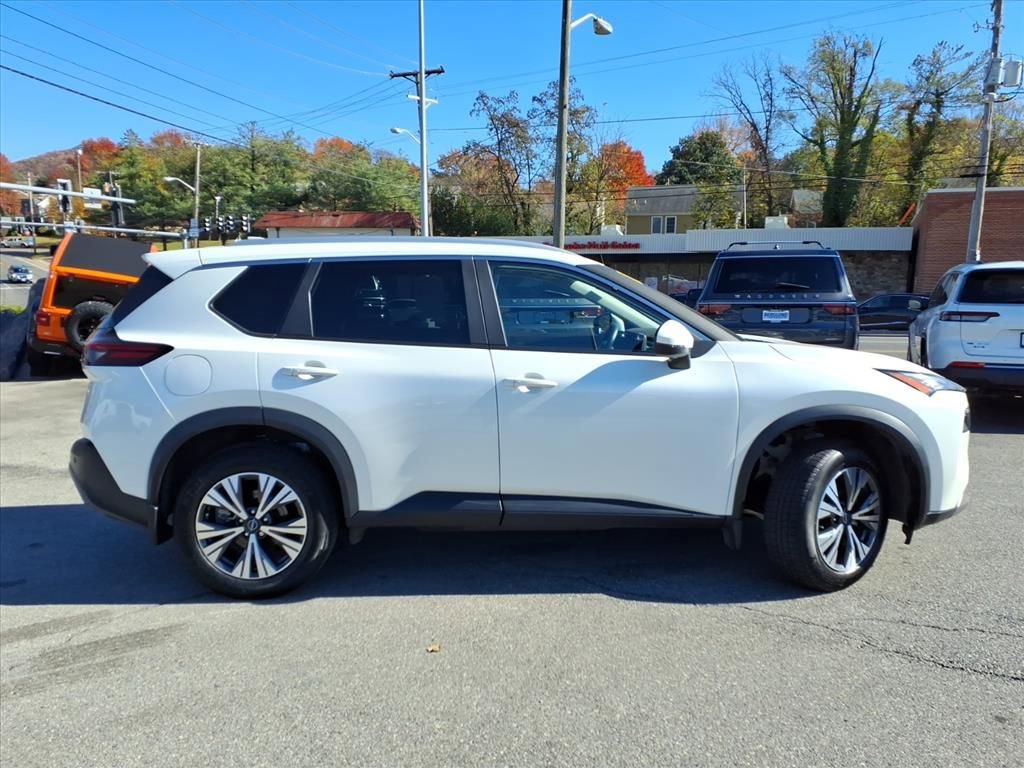 Used 2023 Nissan Rogue SV w/ SV Premium Package image 3