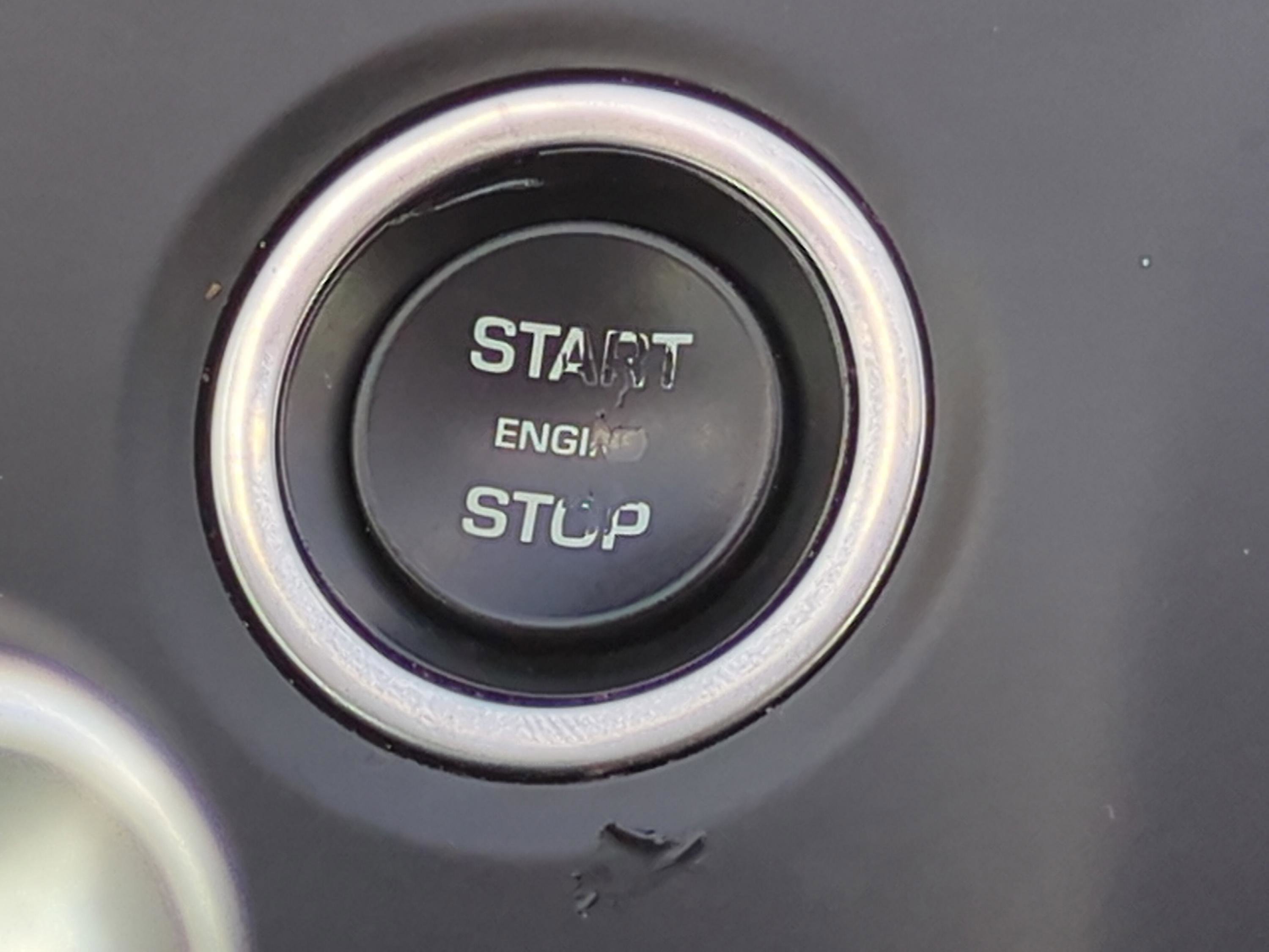 Used 2020 Jaguar E-PACE SE image 27