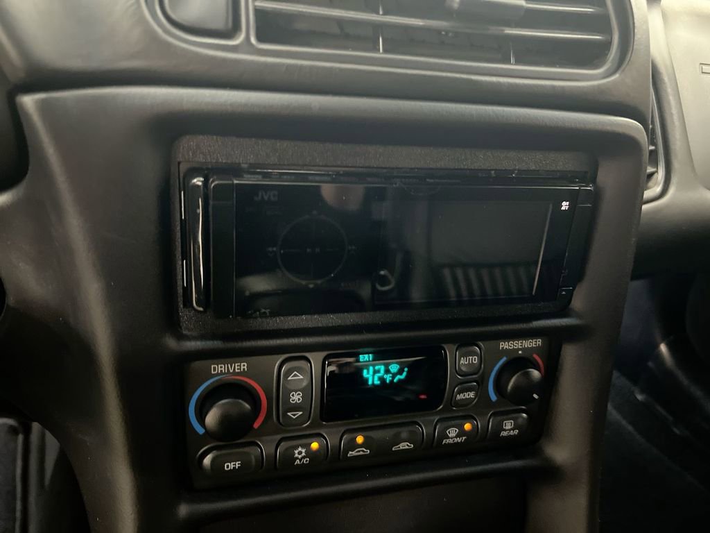 Used 2004 Chevrolet Corvette Z06 w/ Z06 Preferred Equipment Group image 14