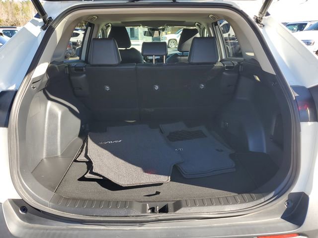 Used 2022 Toyota RAV4 XLE Premium image 9