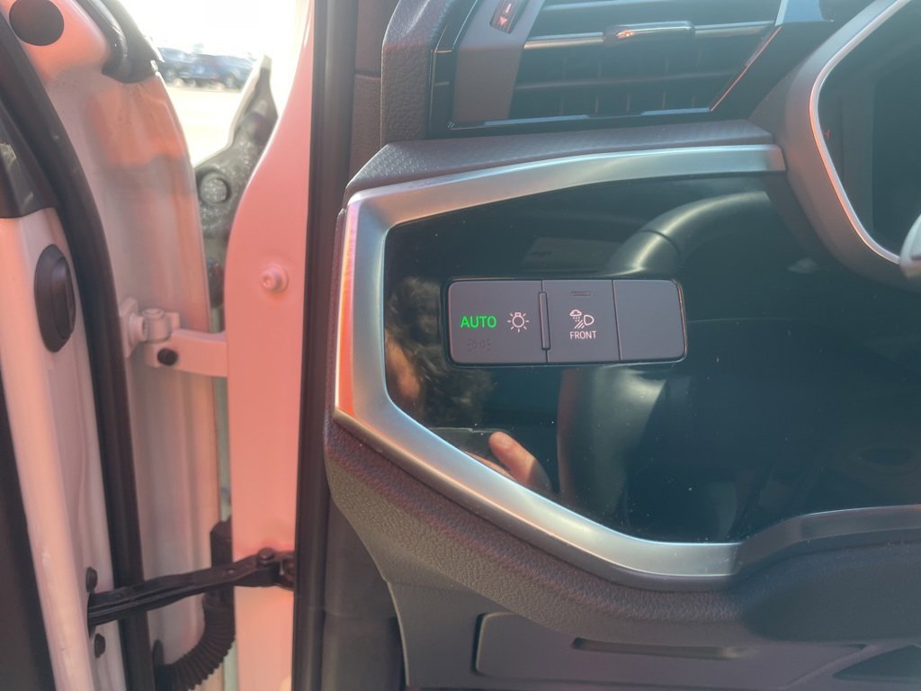 Used 2025 Audi Q3 2.0T Premium image 18