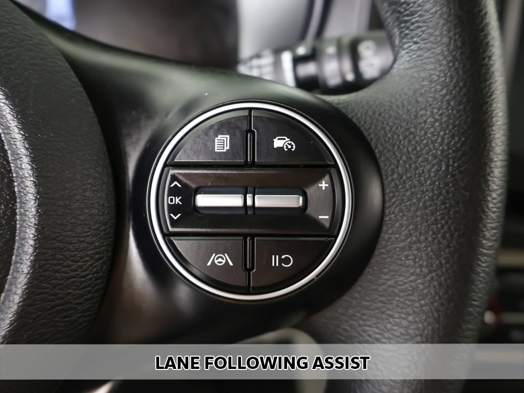 Certified 2023 Kia Soul LX w/ LX Technology Package FWD image 3