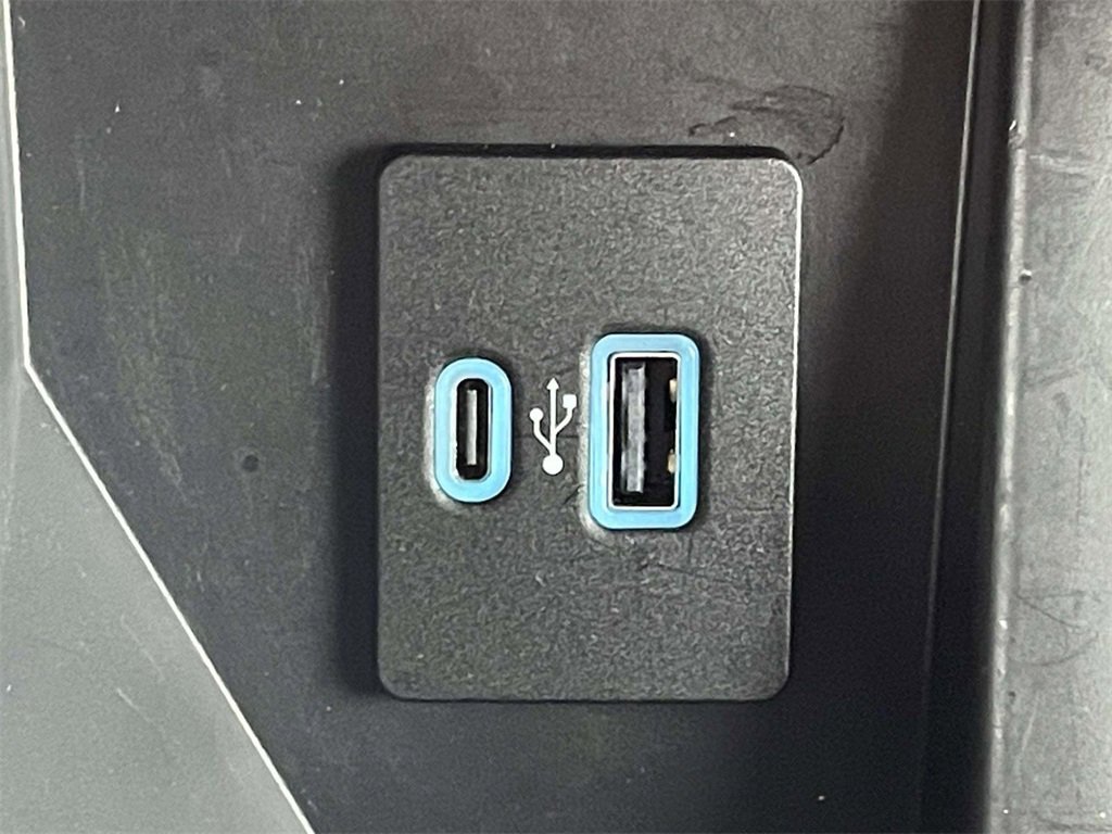 Used 2023 Ford F150 Lariat w/ Equipment Group 502A High image 23