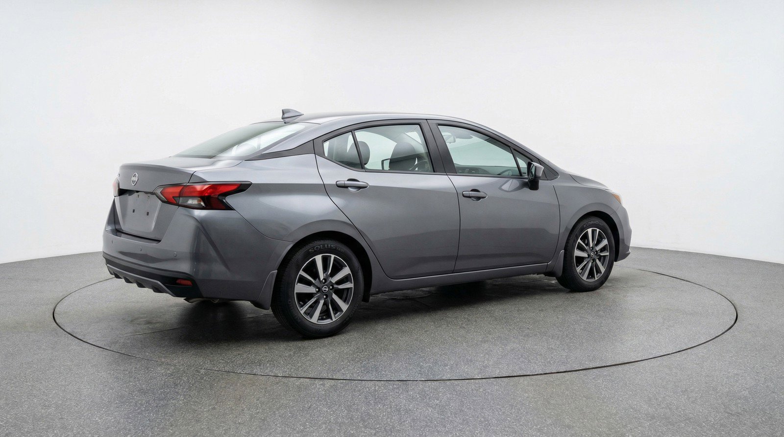 Used 2025 Nissan Versa SV image 9