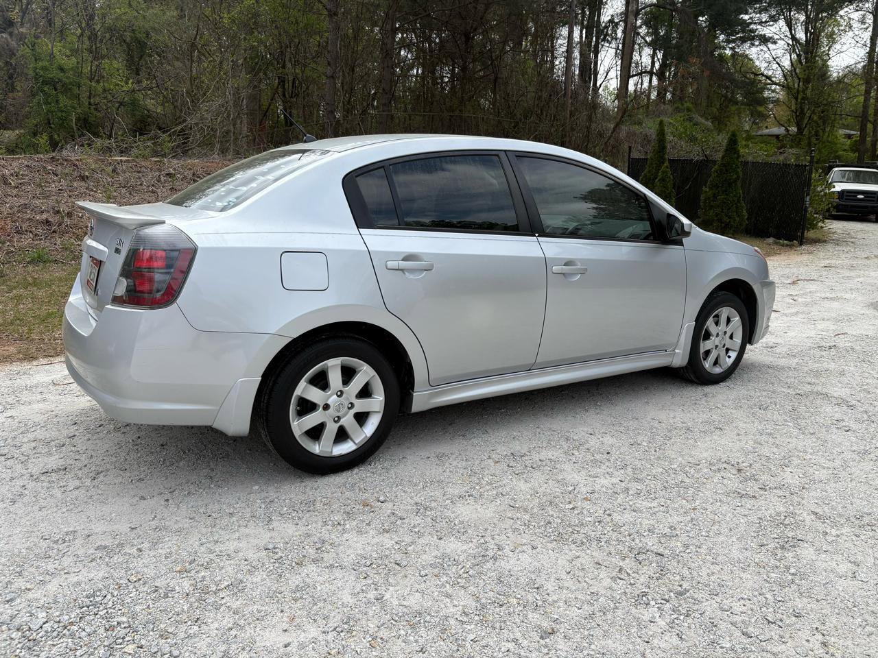 Used 2009 Nissan Sentra 2.0 SR FE+ FWD image 3