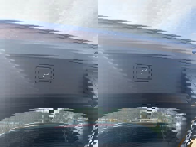 New 2025 Volkswagen Tiguan SE image 8