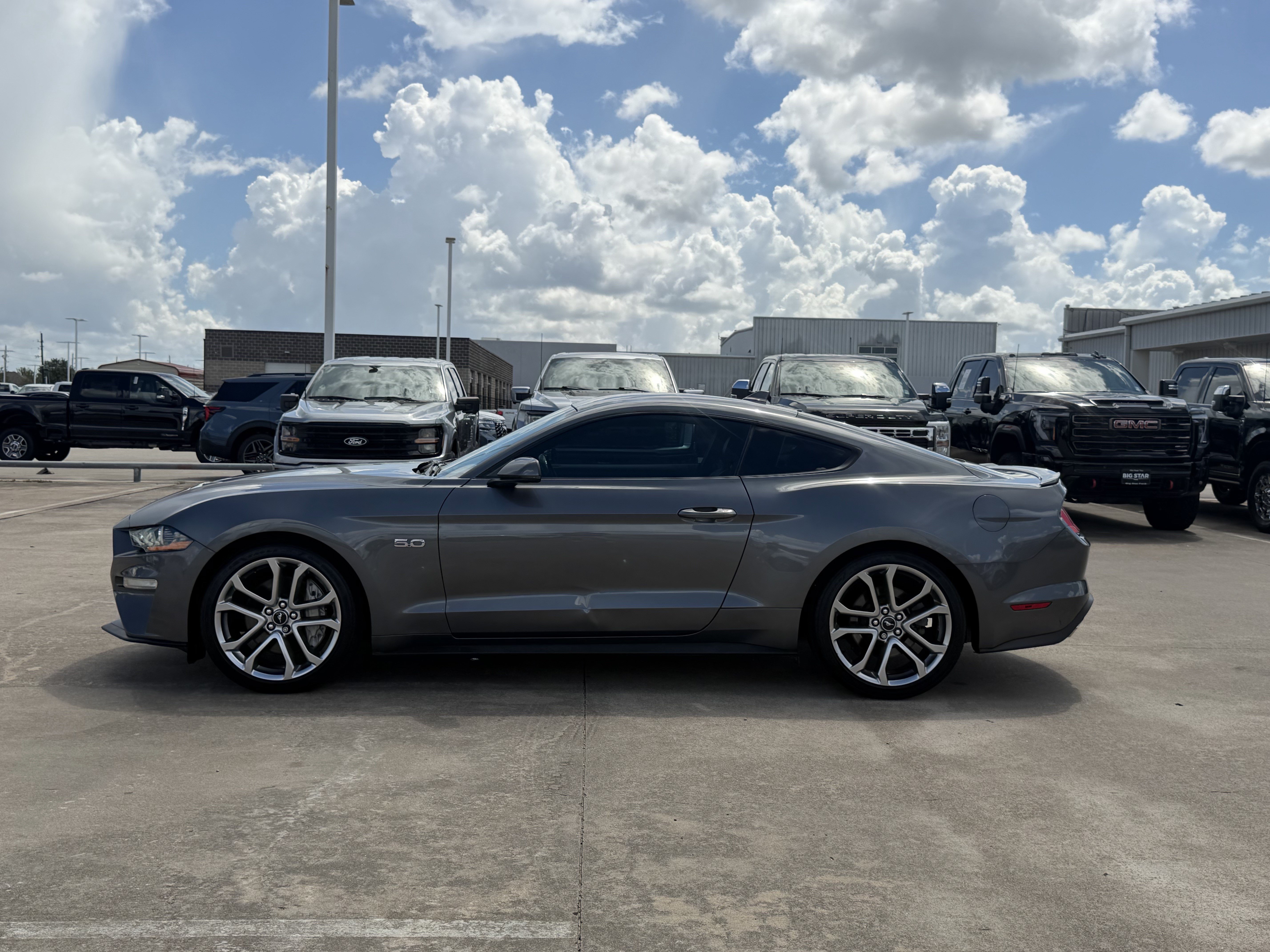 Used 2021 Ford Mustang GT Premium w/ Equipment Group 401A RWD image 3
