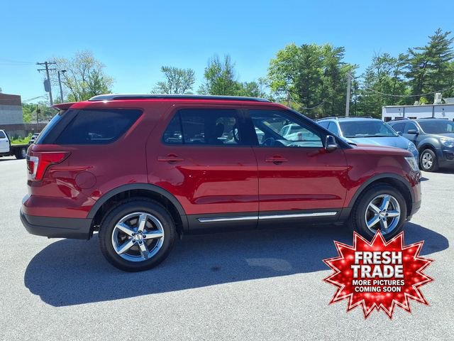 Used 2018 Ford Explorer XLT w/ Equipment Group 202A FWD image 32