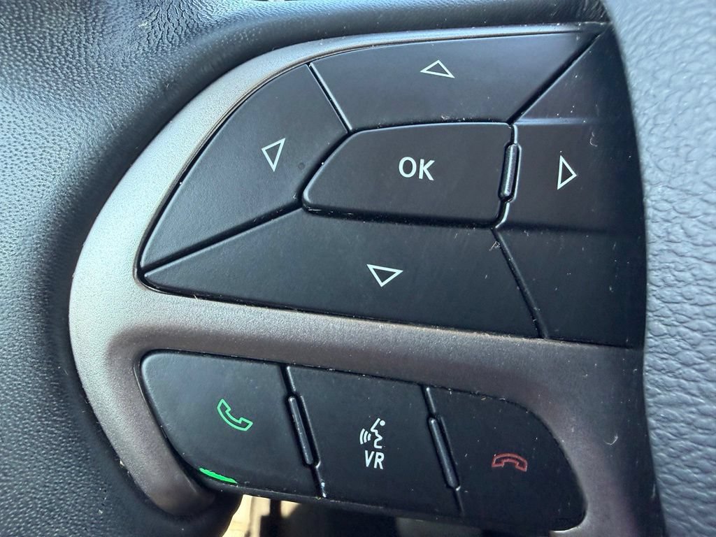 Used 2019 Jeep Grand Cherokee Limited w/ Trailer Tow Group IV AWD/4WD image 17