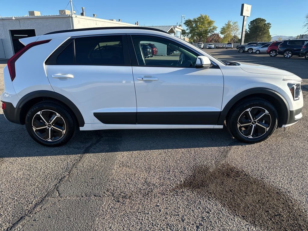 Used 2024 Kia Niro EX image 7