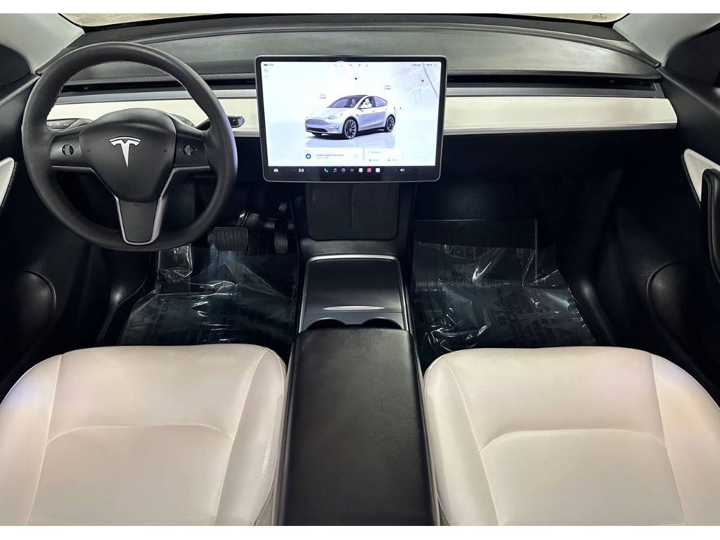 Used 2022 Tesla Model Y Long Range image 22