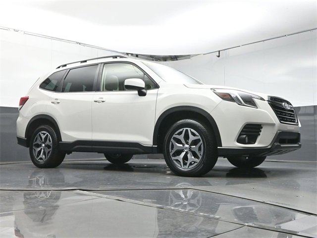 Used 2023 Subaru Forester Premium image 39