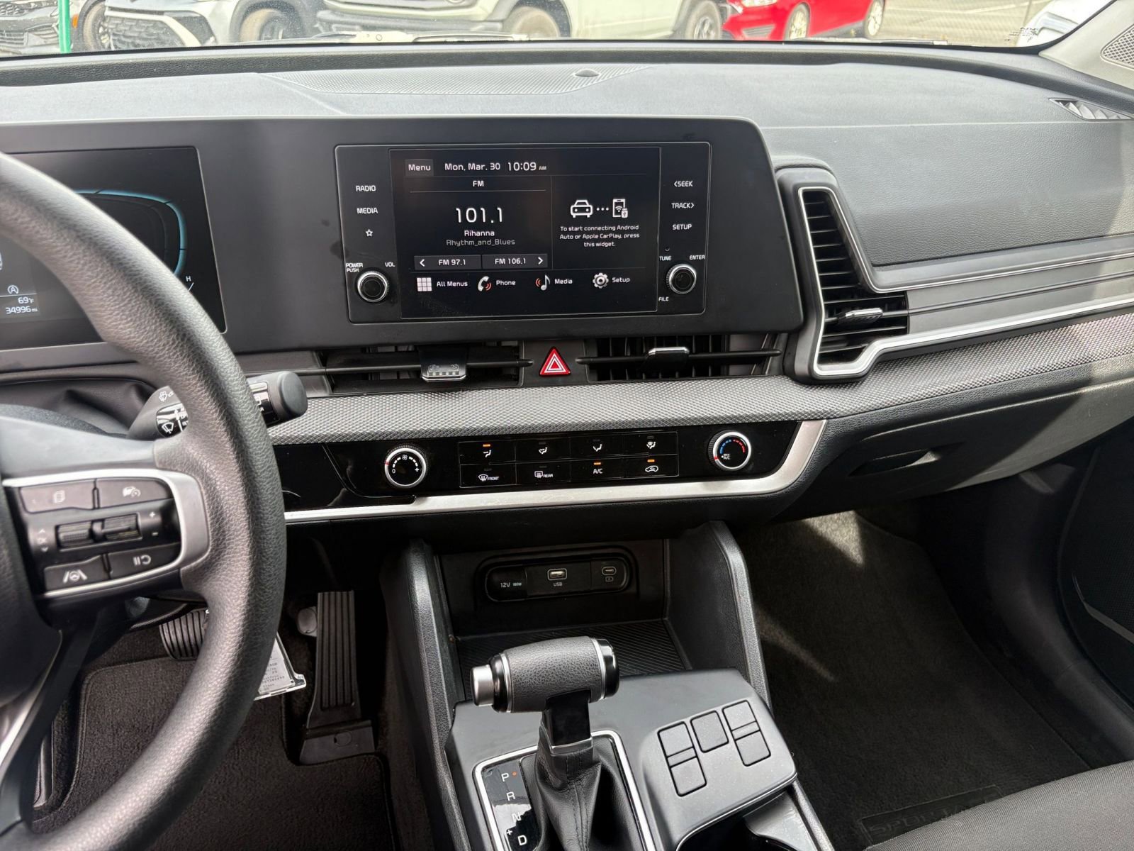 Used 2025 Kia Sportage LX image 17