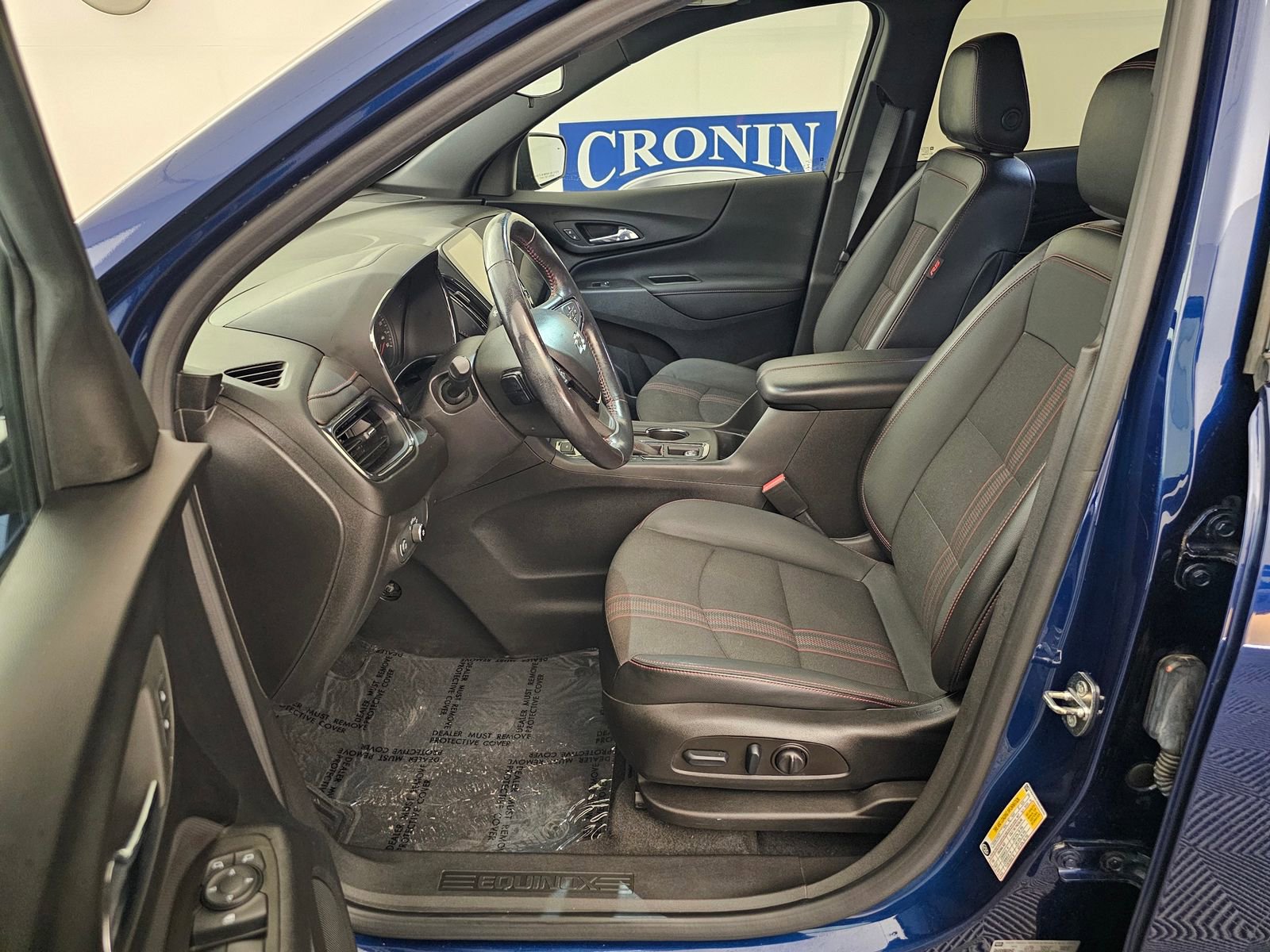 Used 2022 Chevrolet Equinox RS w/ Infotainment Package image 15