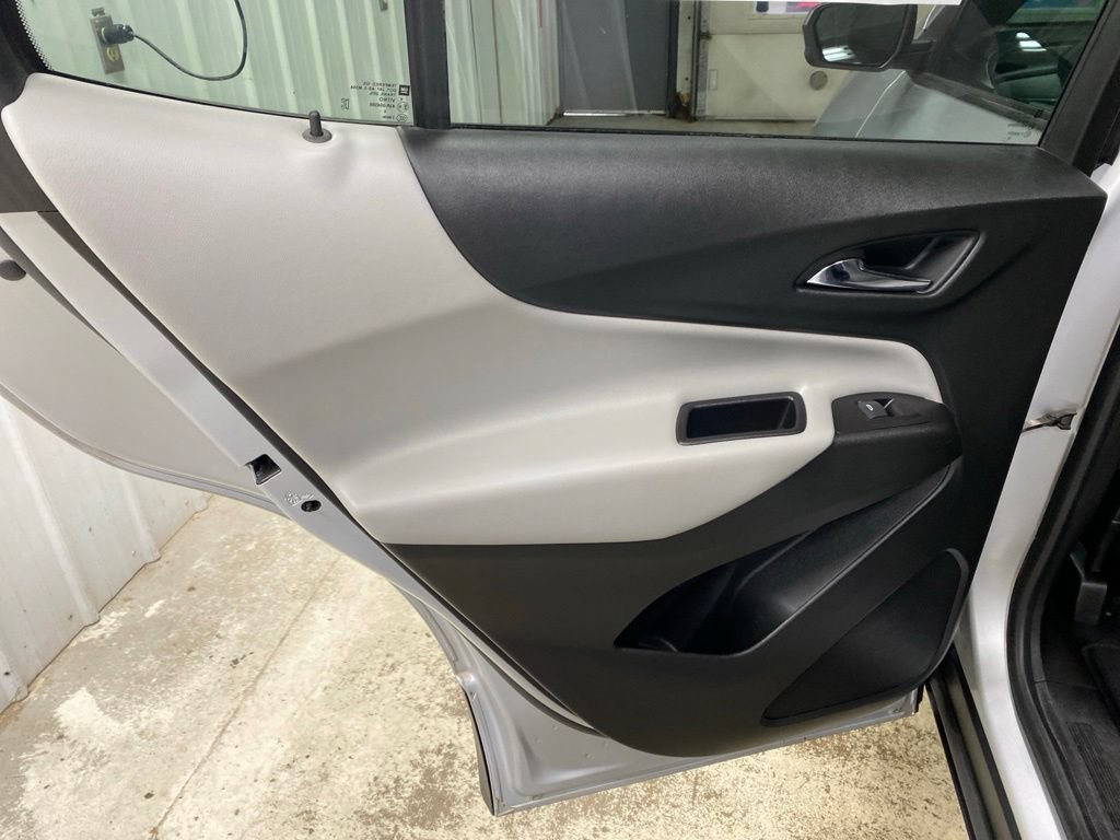Used 2019 Chevrolet Equinox LS w/ LS Convenience Package AWD/4WD image 23