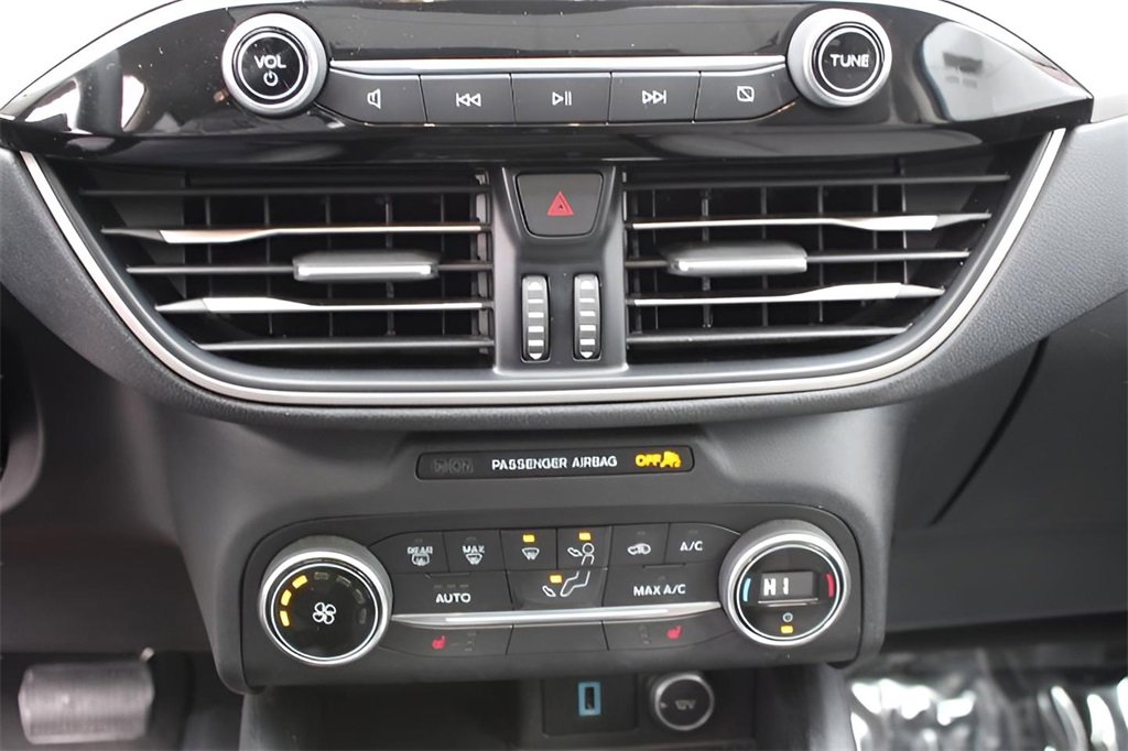 Used 2020 Ford Escape SE image 15