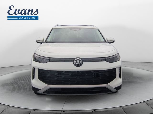 Certified 2025 Volkswagen Tiguan SE w/ Panoramic Sunroof Package image 10