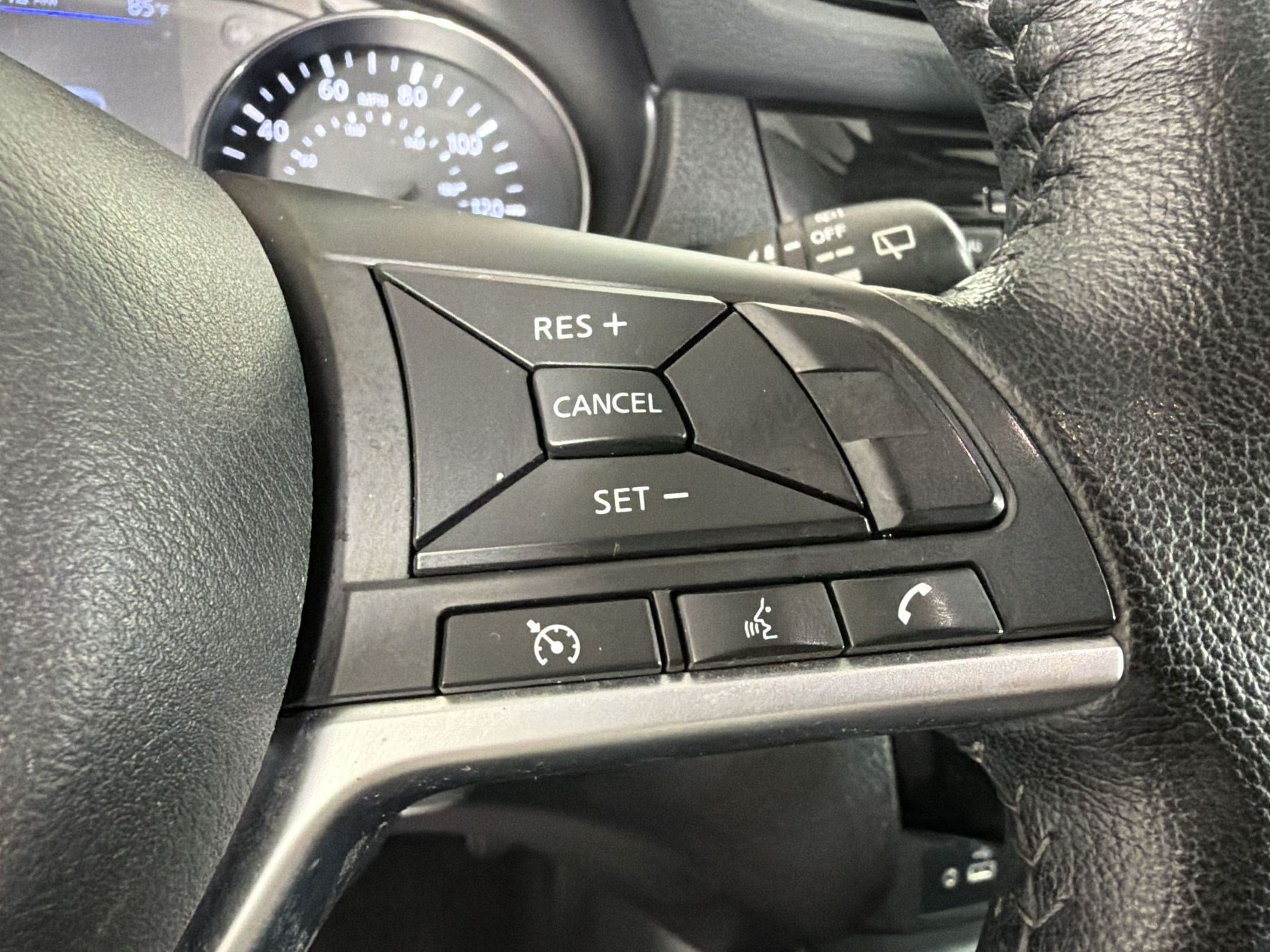 Used 2022 Nissan Rogue Sport SV AWD/4WD image 15