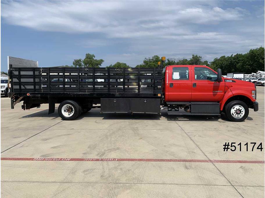 Used 2016 Ford F650 2WD Crew Cab Super Duty image 6