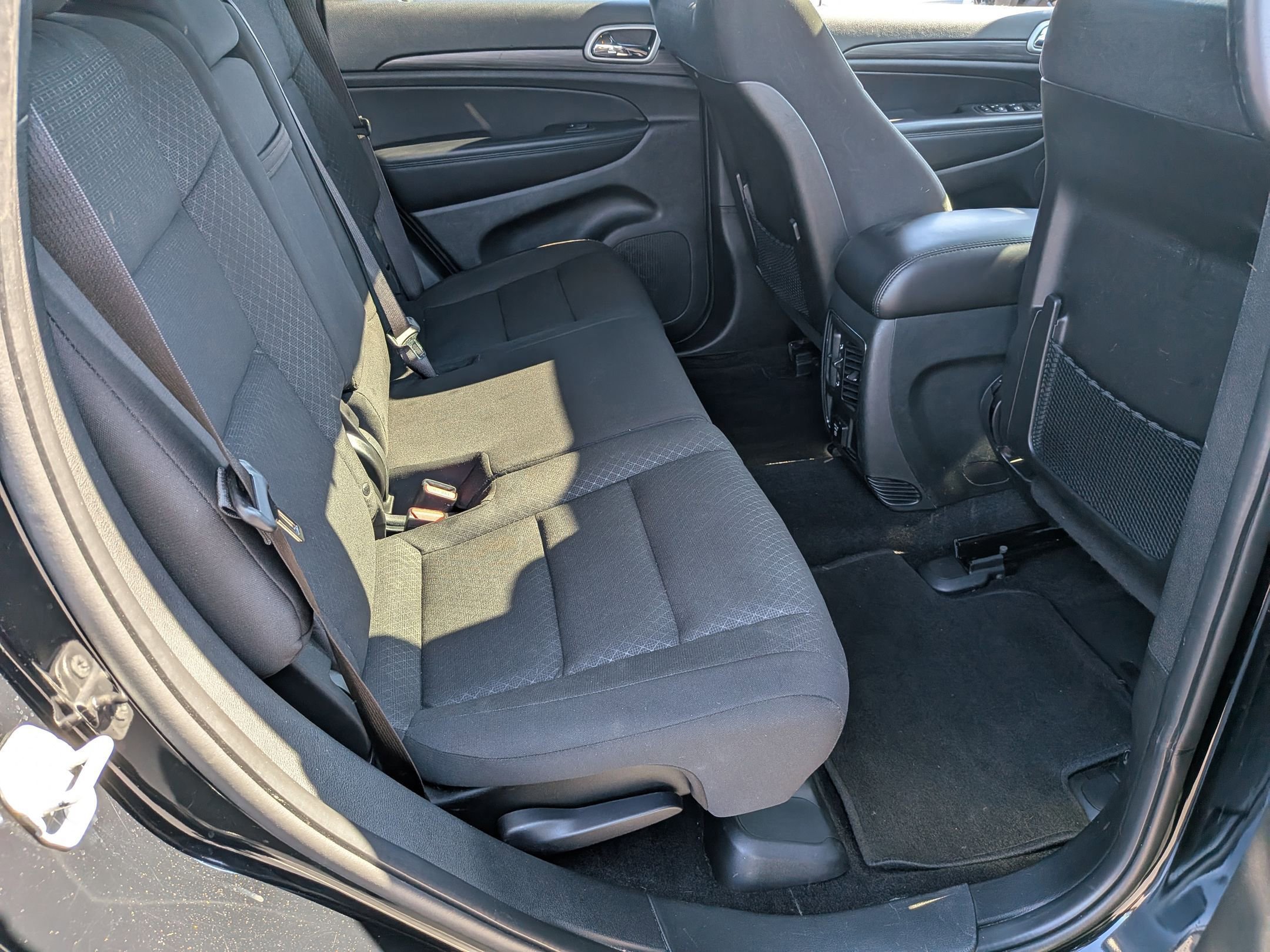 Certified 2022 Jeep Grand Cherokee Laredo E w/ Security & Convenience Group AWD/4WD image 32