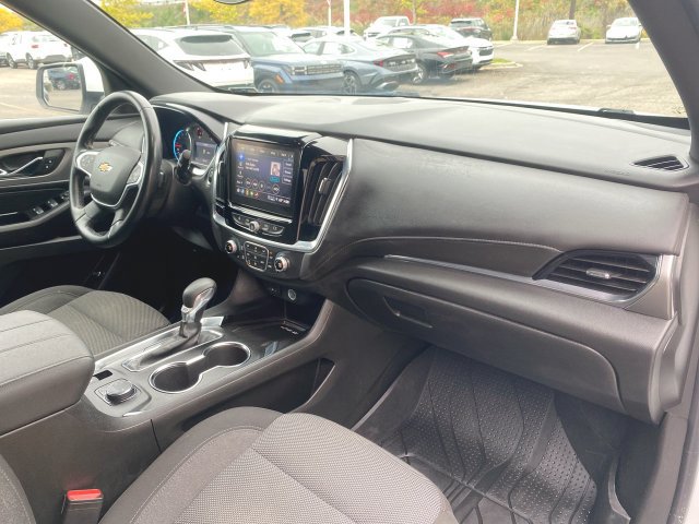 Used 2023 Chevrolet Traverse LT FWD image 27